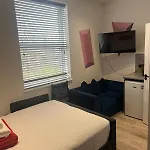 Serviced Ensuite Double Room - Near Greenwich Park - The O2 Arena - Nearby Transport Links To Central London - New Cross Station - Lewisham Se14